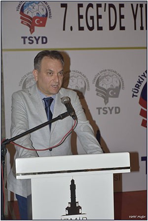 �lerlemek �&ccedil;in L&uuml;tfen Foto�raf�n &Uuml;zerine T�klay�n�z >>