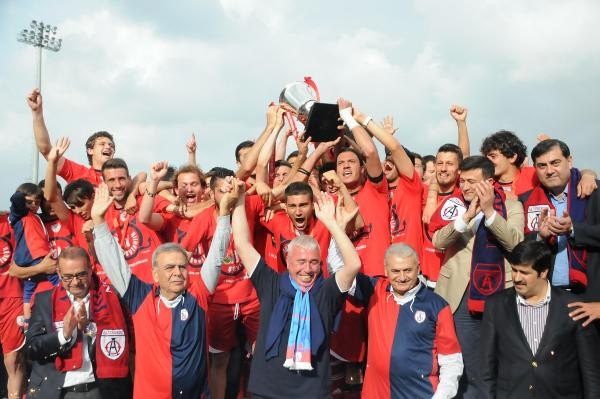 �lerlemek �&ccedil;in L&uuml;tfen Foto�raf�n &Uuml;zerine T�klay�n�z >>