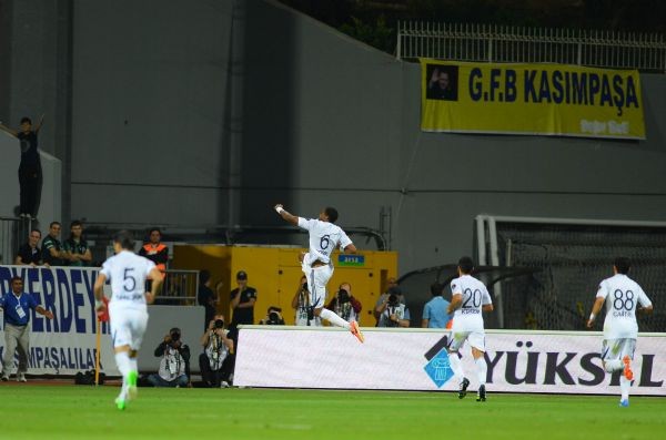 �lerlemek �&ccedil;in L&uuml;tfen Foto�raf�n &Uuml;zerine T�klay�n�z >>