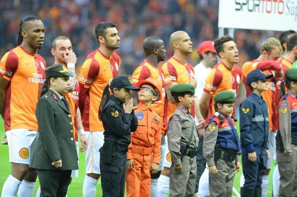 �lerlemek �&ccedil;in L&uuml;tfen Foto�raf�n &Uuml;zerine T�klay�n�z >>