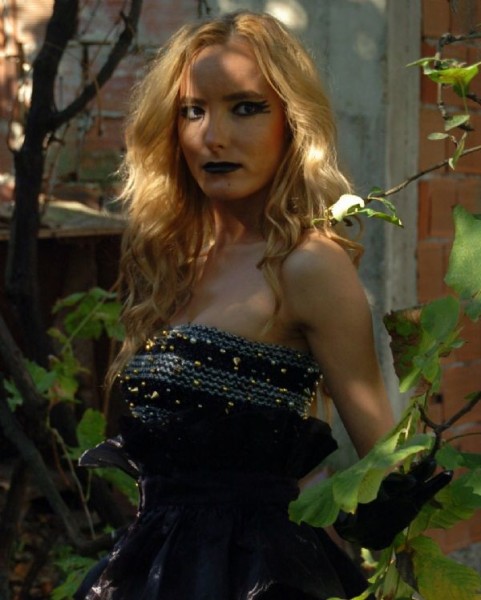 �lerlemek �&ccedil;in L&uuml;tfen Foto�raf�n &Uuml;zerine T�klay�n�z >>