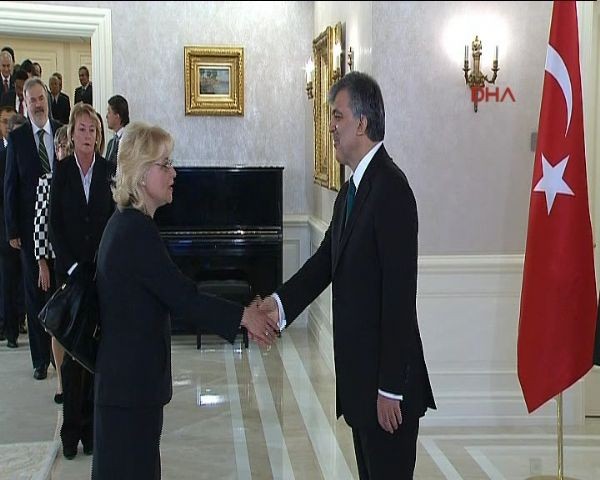 �lerlemek �&ccedil;in L&uuml;tfen Foto�raf�n &Uuml;zerine T�klay�n�z >>