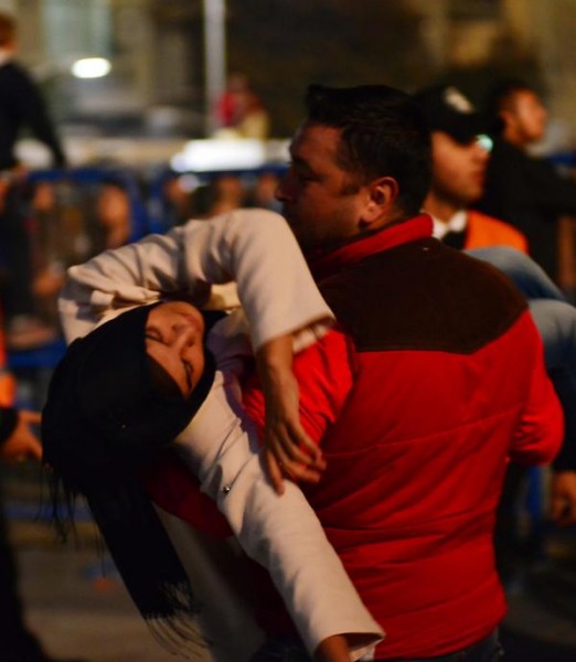 �lerlemek �&ccedil;in L&uuml;tfen Foto�raf�n &Uuml;zerine T�klay�n�z >>