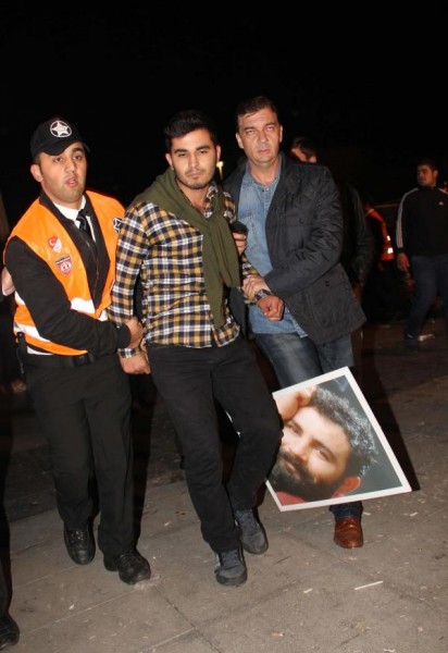 �lerlemek �&ccedil;in L&uuml;tfen Foto�raf�n &Uuml;zerine T�klay�n�z >>