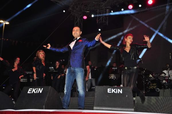 �lerlemek �&ccedil;in L&uuml;tfen Foto�raf�n &Uuml;zerine T�klay�n�z >>