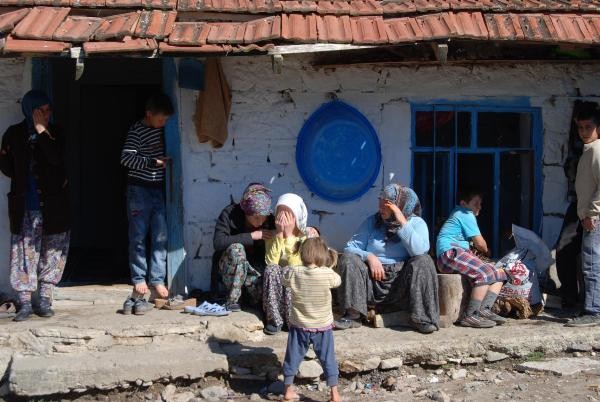 �lerlemek �&ccedil;in L&uuml;tfen Foto�raf�n &Uuml;zerine T�klay�n�z >>