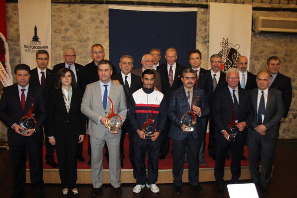 �lerlemek �&ccedil;in L&uuml;tfen Foto�raf�n &Uuml;zerine T�klay�n�z >>