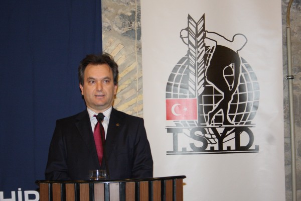 �lerlemek �&ccedil;in L&uuml;tfen Foto�raf�n &Uuml;zerine T�klay�n�z >>