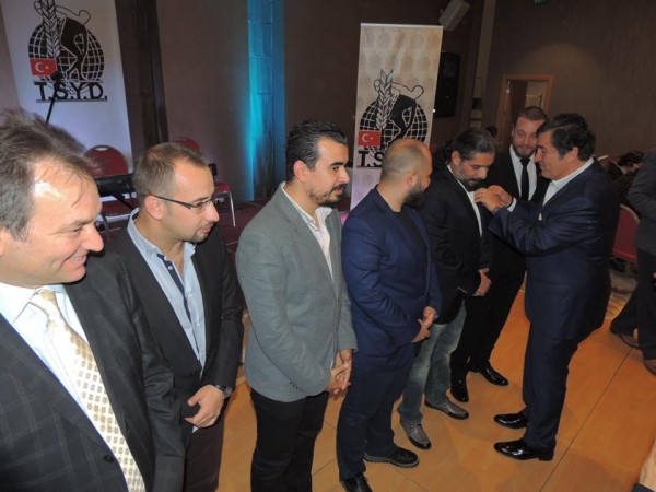 �lerlemek �&ccedil;in L&uuml;tfen Foto�raf�n &Uuml;zerine T�klay�n�z >>