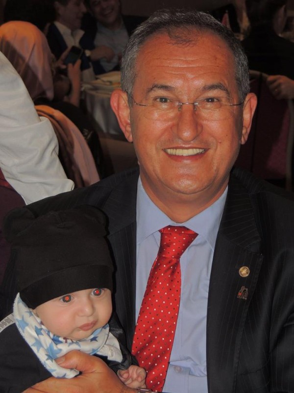 �lerlemek �&ccedil;in L&uuml;tfen Foto�raf�n &Uuml;zerine T�klay�n�z >>