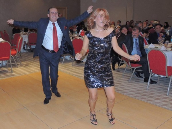 �lerlemek �&ccedil;in L&uuml;tfen Foto�raf�n &Uuml;zerine T�klay�n�z >>